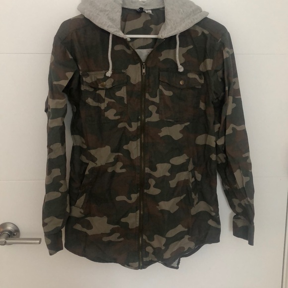 Camo Zip Up Shirt with Hood - Picture 1 of 2